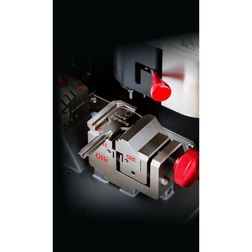 Silca Futura M600 Key Cutting Machine for Inline, Dimple and Automotive Keys with engraving - D8B0330ZB